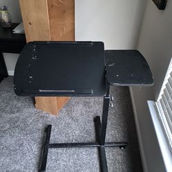 Desk. Moveable (on Wheels)