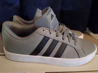 Adidas Trainers VS Pace 2.0 Size 5 BRAND NEW