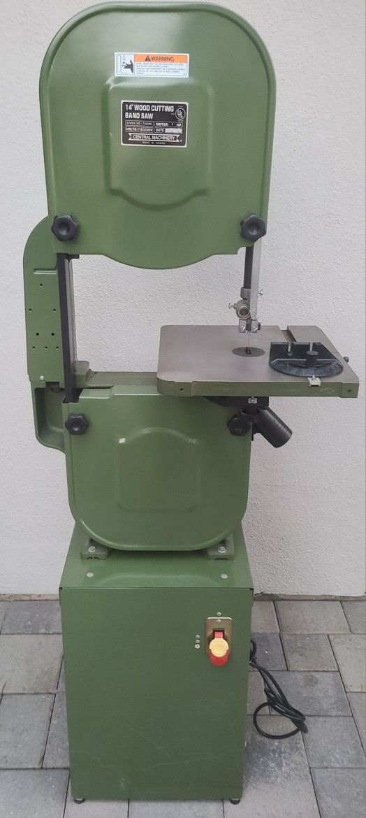 bandsaw: Central Machinery Model 32208 14 inch (Harbor Freight band saw)