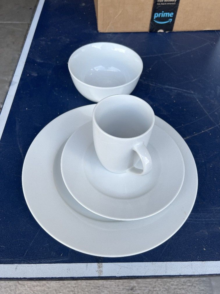 27 Pieces Porcelain Kitchen Dennirware Set