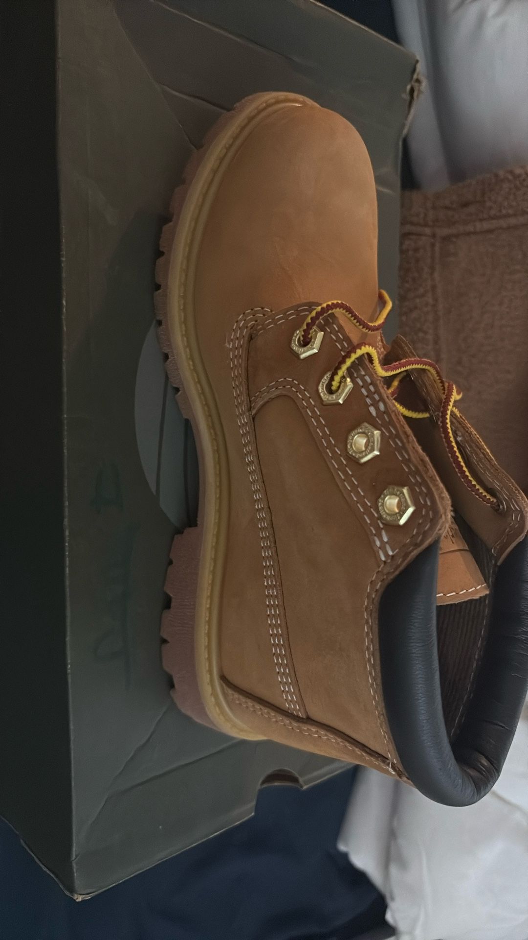 Women’s Timberland Size 6