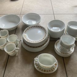 98 piece set corning corelle gold butterfly