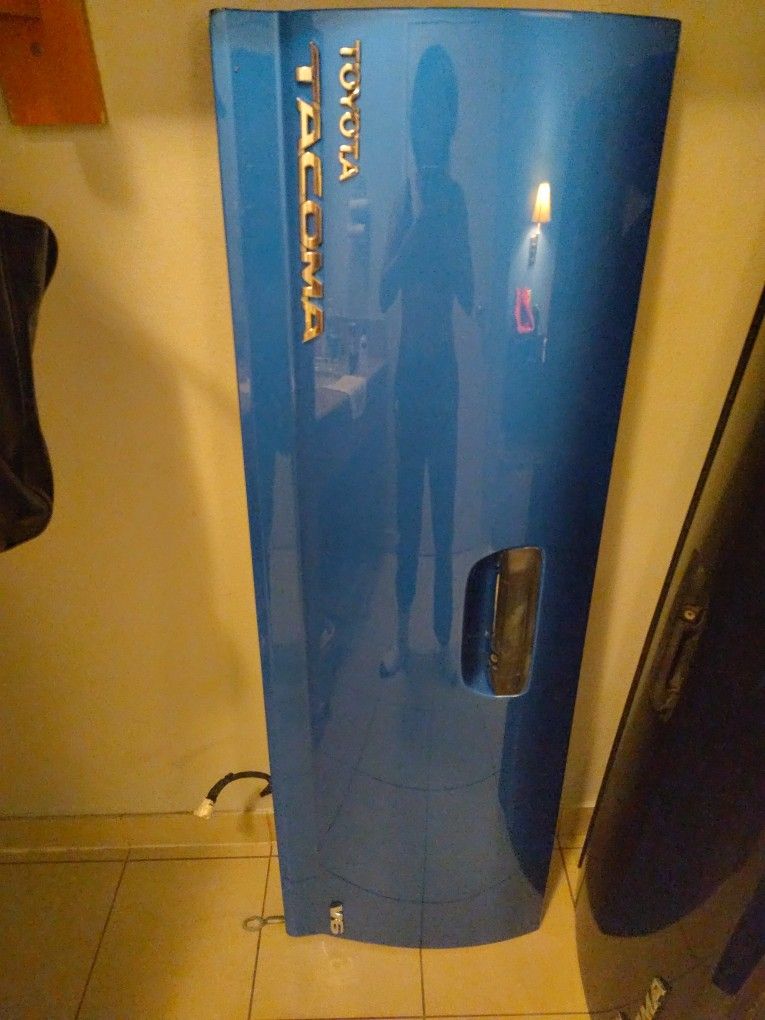 2005 -2015 TACOMA PRERUNNER TAILGATE
