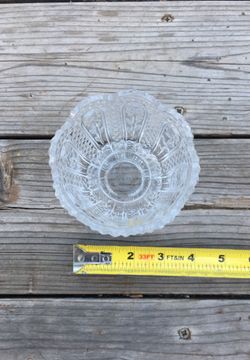 Cute! glass flower dish / flower vase / candy dish - AVON vintage