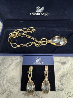 Swarovski Pendant & Earings Set - Brand New In Box