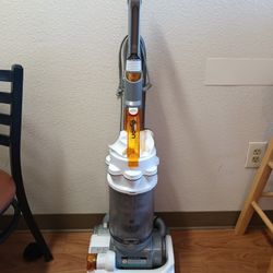 Dyson DC14 Upright Vacuum 