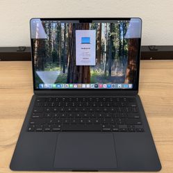 13" MacBook Air M2 8 Core