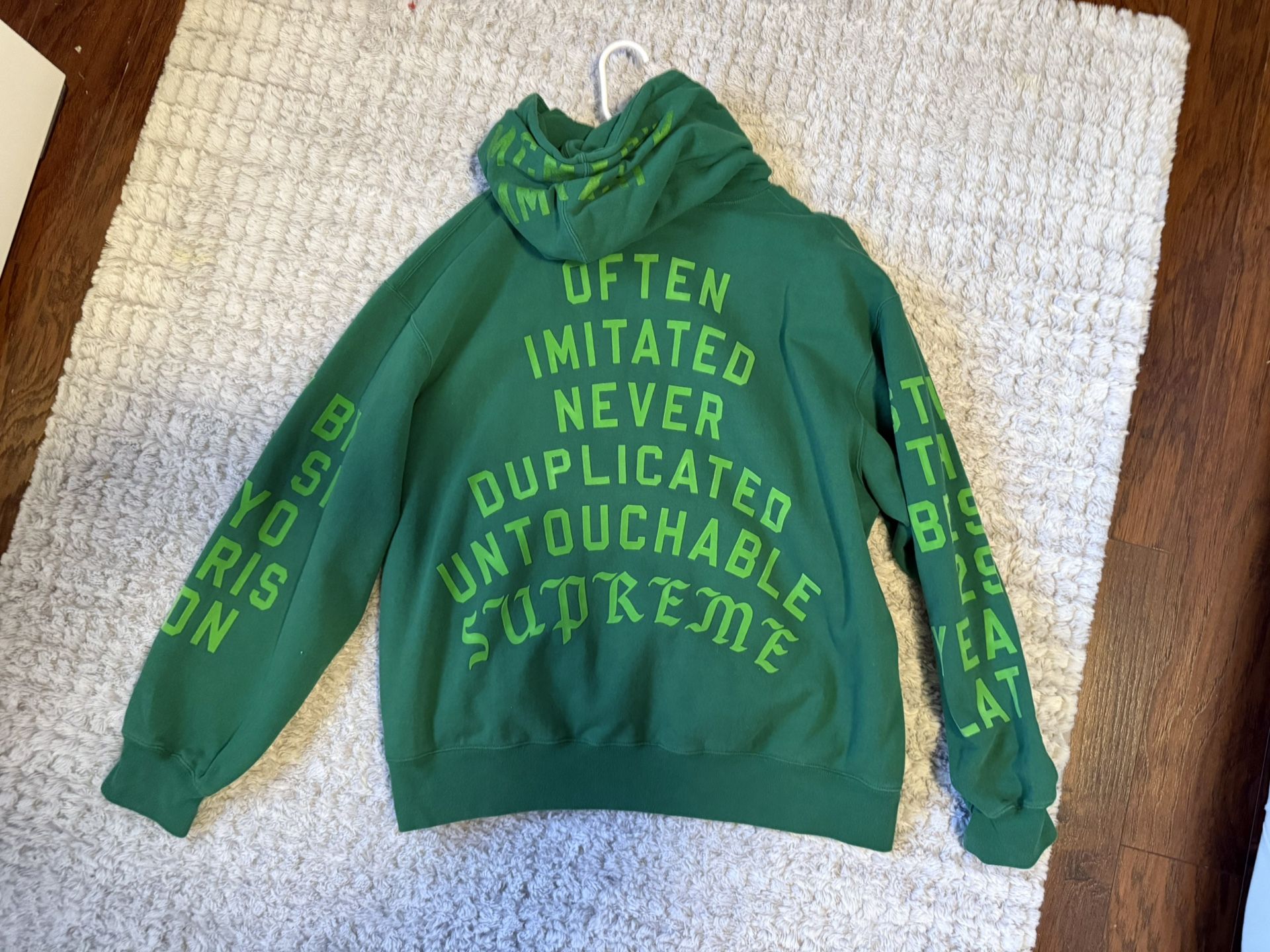 Supreme Hoodie