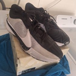 Nike Zoom Freak 5 Sizea 11