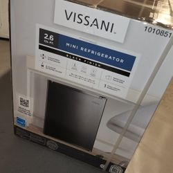 Vissani Mini Fridge Black *NEW* 2.6 Cu. Ft.
