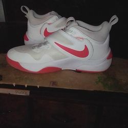Nike Hustle D 11