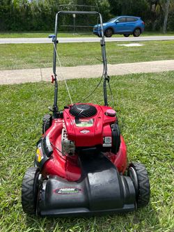 Machine for the yard  CRAFTSMAN self propelled Everything works very well