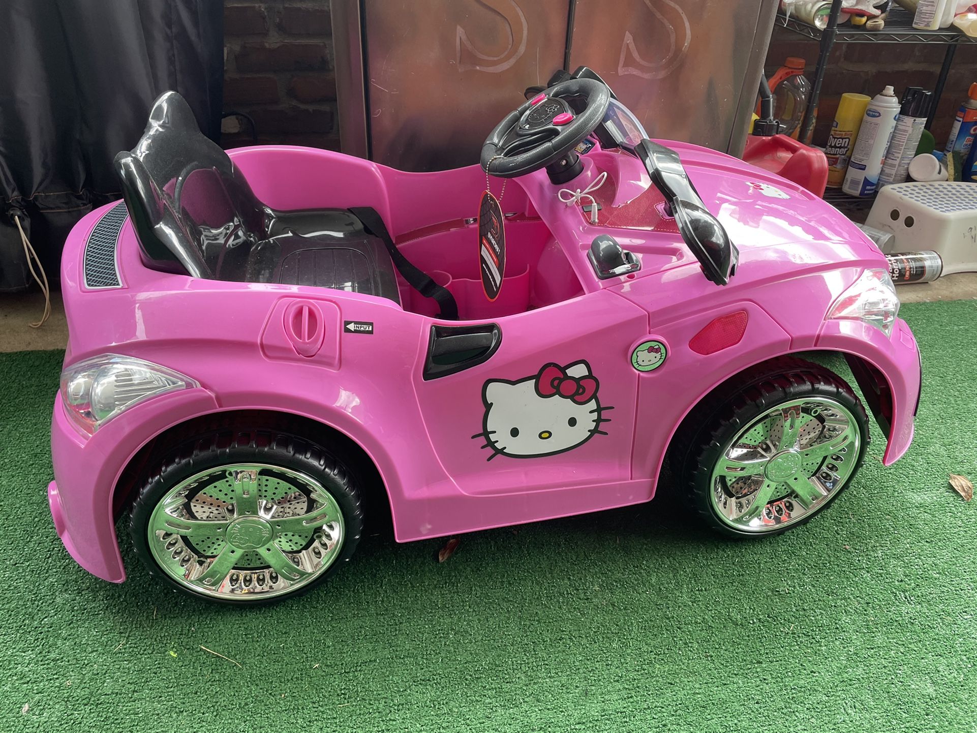 Hello kitty power car