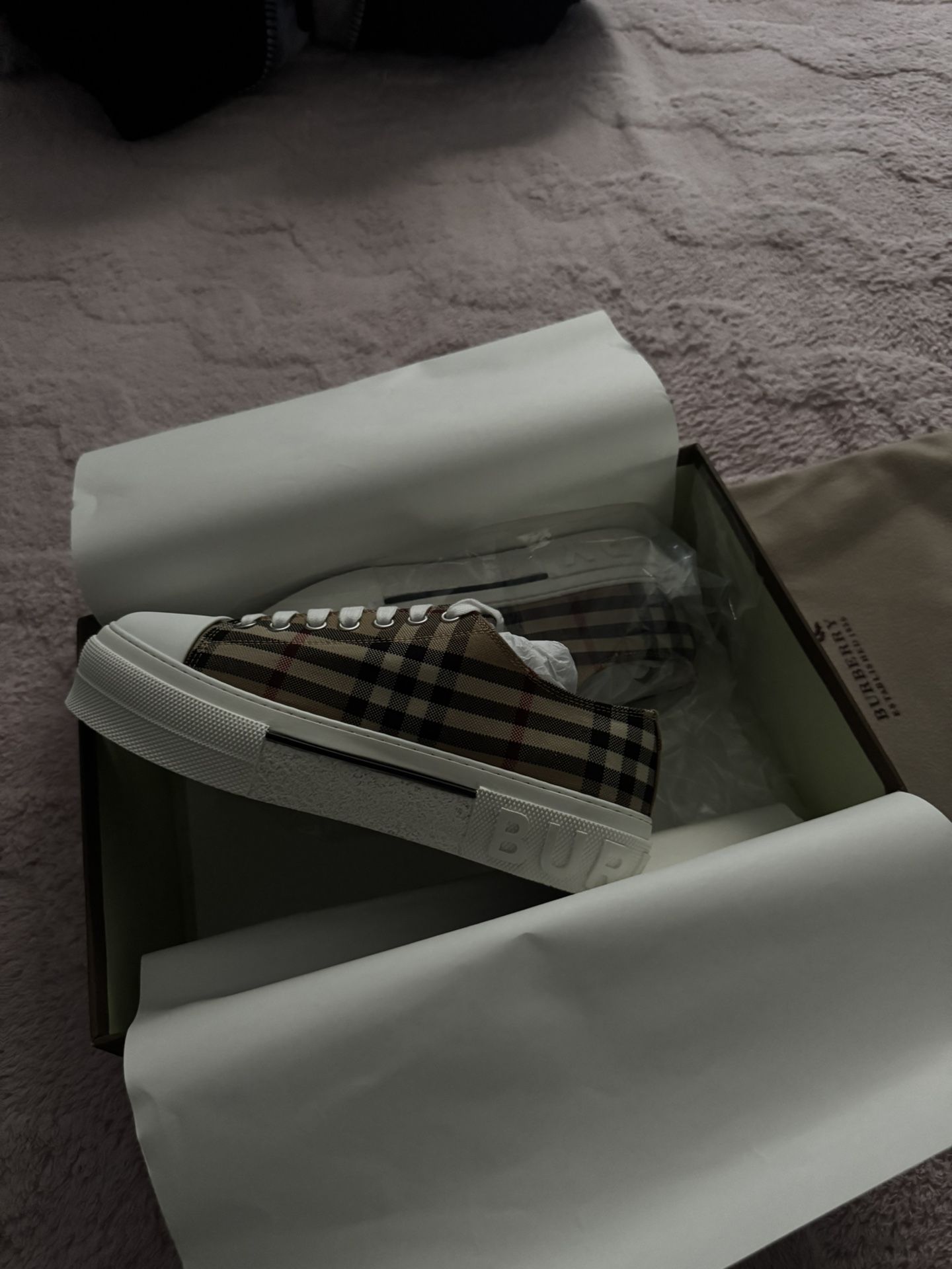 Burberry Low Top Sneaker