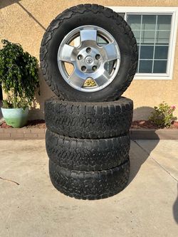 Tires with rims