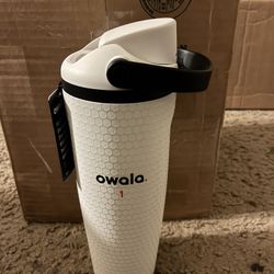 Owala FreeSip 30oz – White Golf Edition Travel Tumbler