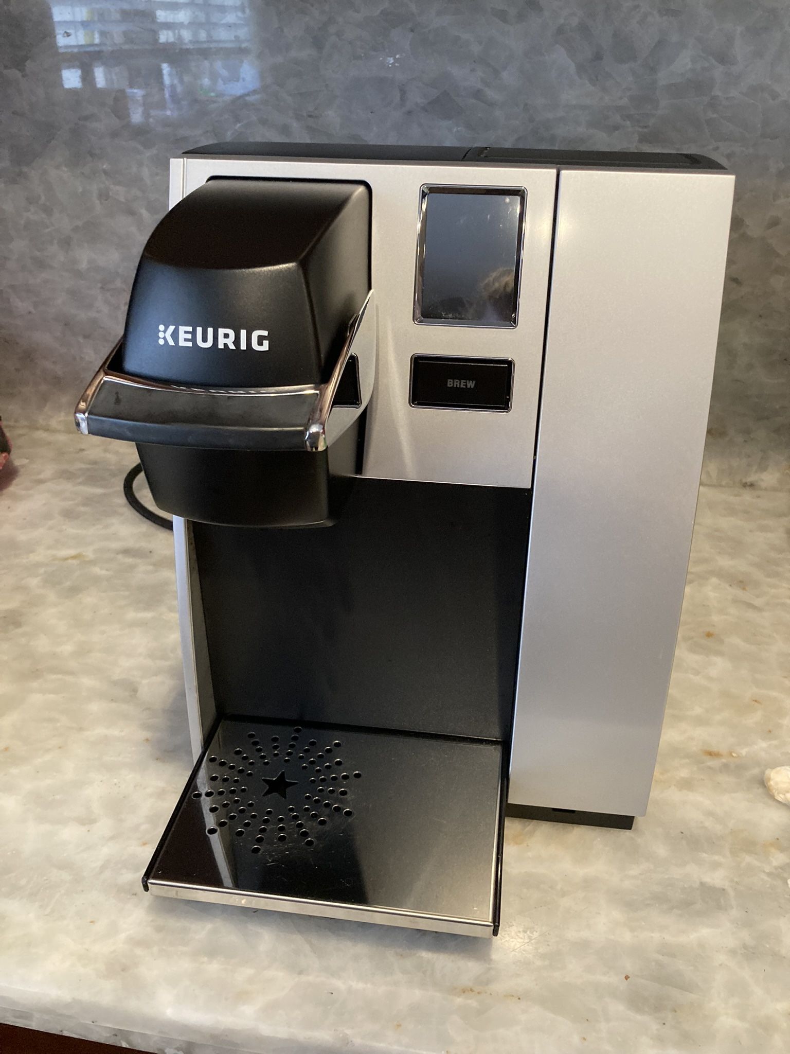 Keurig K150P With Attached Water Filter