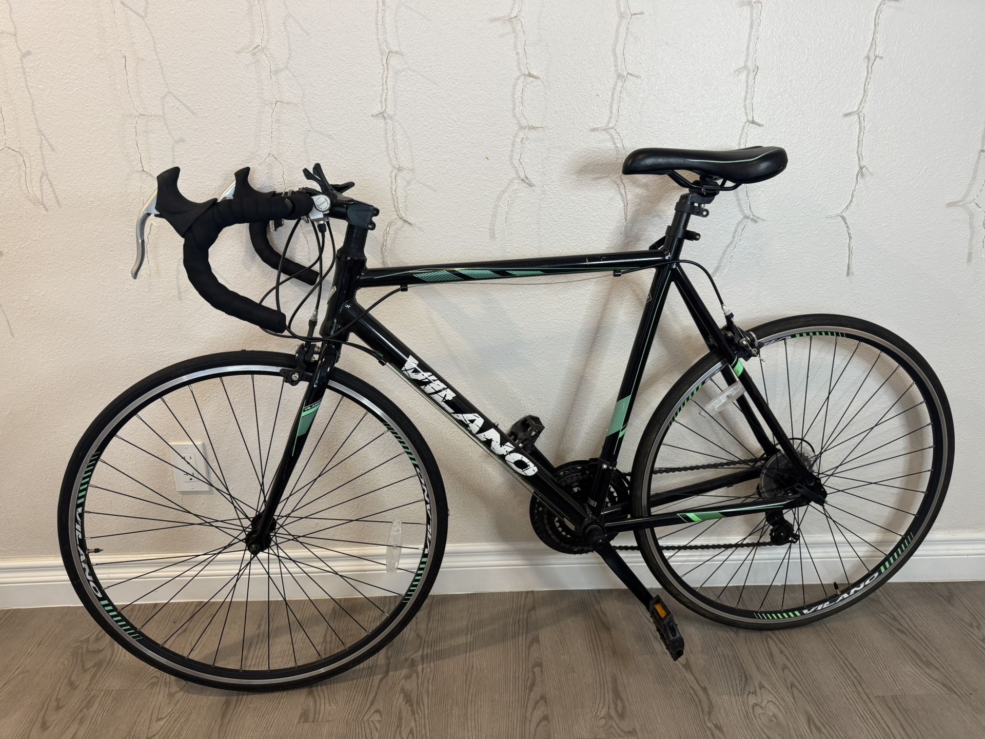 Adult Aluminum Road Bike 21 Speed 700c Vilano R2 Commuter