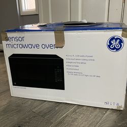 GE® 1.4 Cubic Foot Capacity Countertop Microwave Oven, Black, NEW