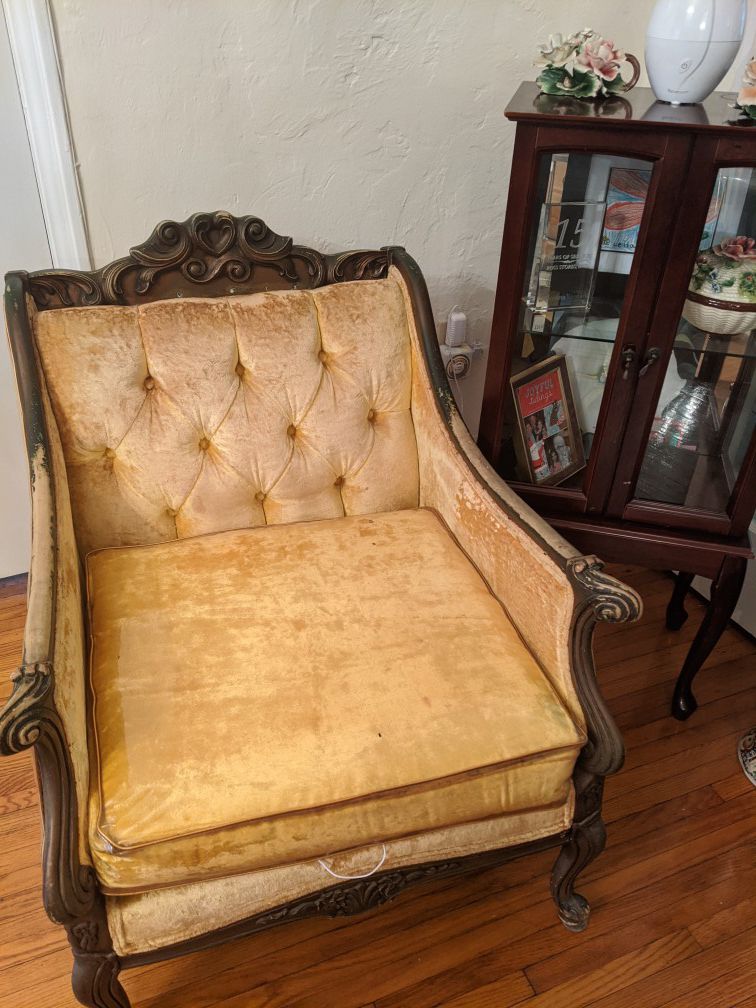 Antique chair great for a foyer or by itself . Dimensions W: 24"inch D:31" H : 32" inches