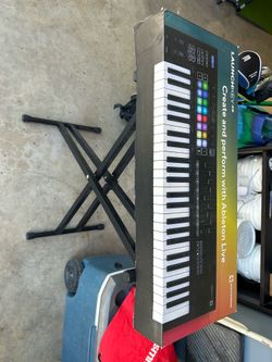 LaunchKey 49/ Stand
