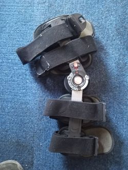 Knee brace