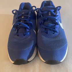 Nike Size 6.5Y Blue