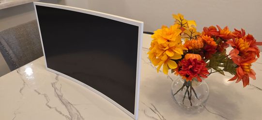 Samsung Curved Monitor White