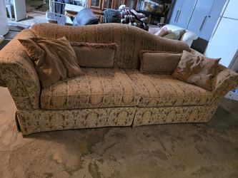 Free Couch(Bakersfield Or Lake Isabella)