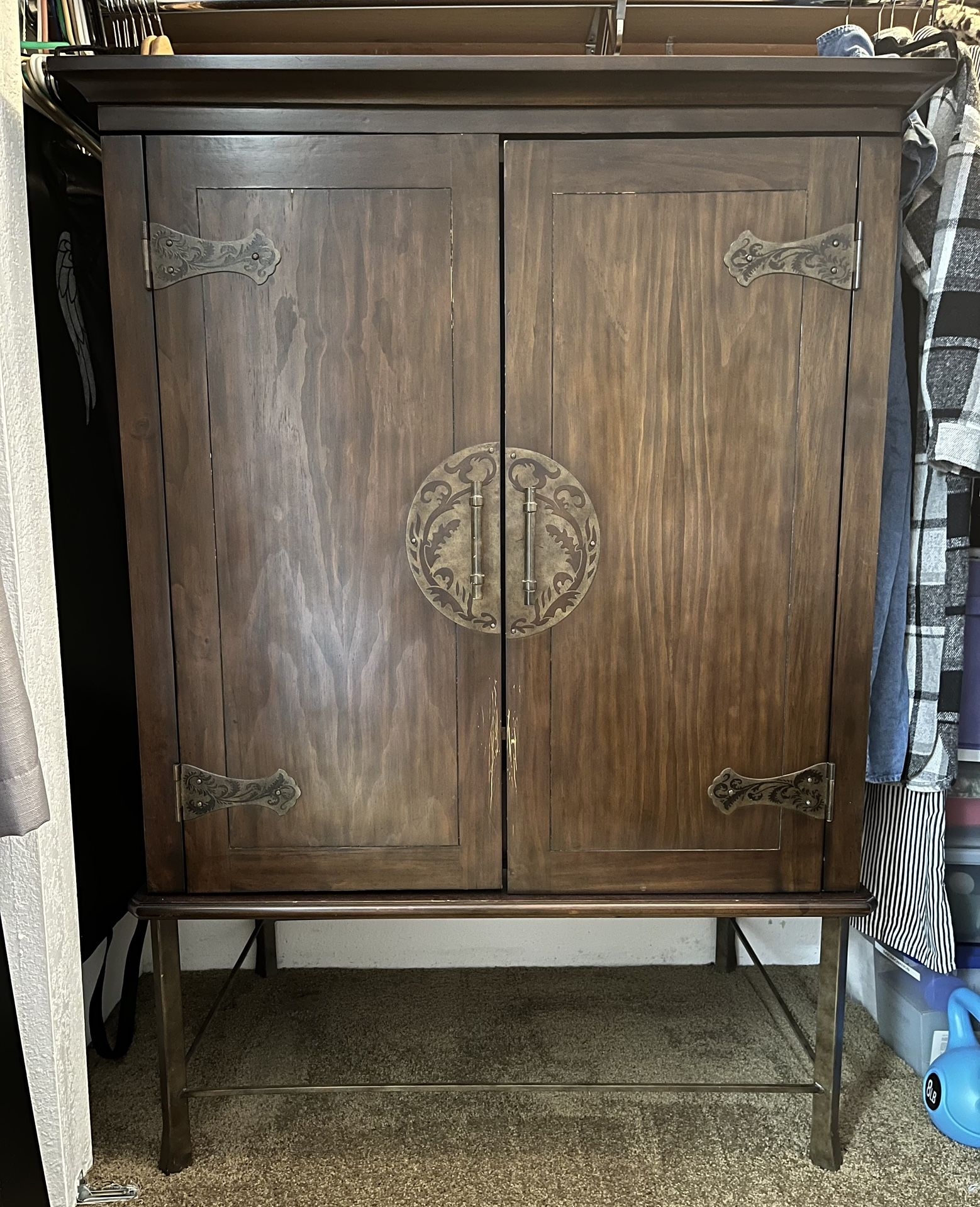 Gorgeous Tv Cabinet / Armoire
