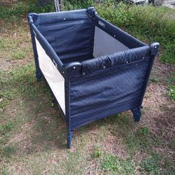 NICE FOLDABLE BABY PLAY PEN 