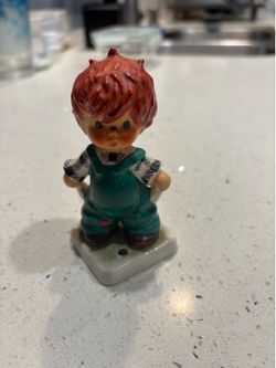 Vintage Goebel Redhead Boy Figurine Plenty of Nothing BYJ 27