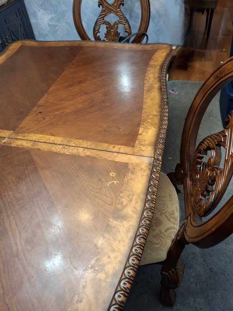 Solid WOOD SCULPTED DINING ROOM TABLE $250