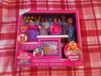Barbie Mysteries: Beach Detectives Barbie 'Malibu' Treats and Game Booth Playset