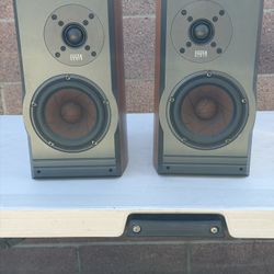 System Audio SA2K Bookshelf Speakers