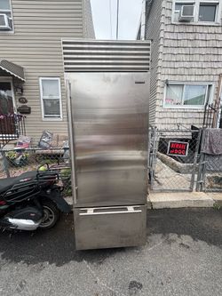 Commercial Deep Freezer￼