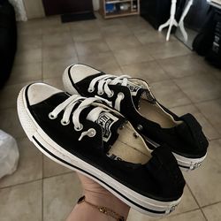 Converse size 7