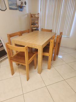 Kitchen Table with 6 Chairs - Great Shape!!