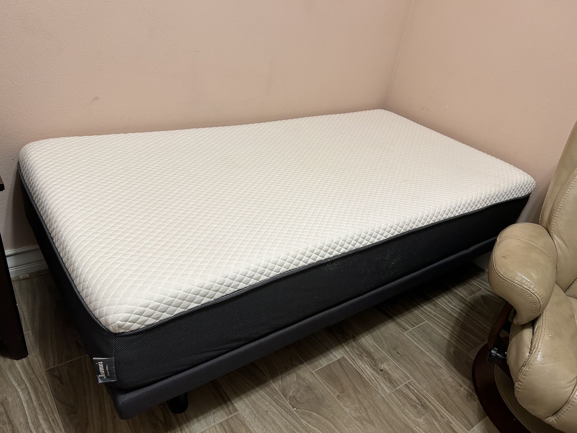 Jerome's clearance adjustable bed