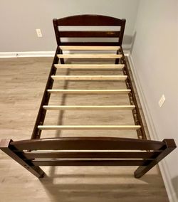 Twin Bed (brown)