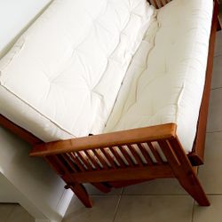 Futon-Excellent Conditions And Very Confortable. 