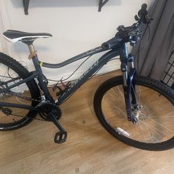 Specialized Jynx Sport 650b  27.5" mountain bike size M / 17"   
