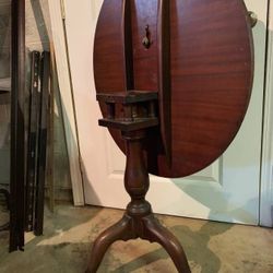 18th Century American Bird Cage Tilt Top Tea Table