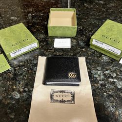 BEST PRICES Brand NEW 100% AUTHENTIC Gucci GG Marmont leather bi-fold wallet. 