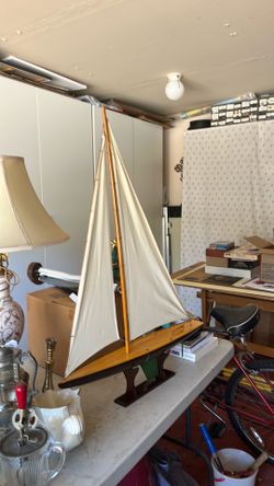 Pond yacht model