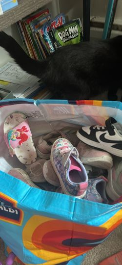 Girl shoes size 8