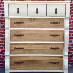 Stunning All Wood 7 Drawers Dresser