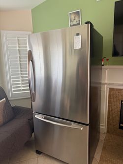 MAYTAG FRIDGE - STAINLESS STEEL