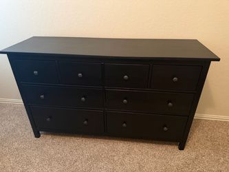 8-drawer Dresser