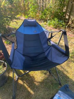 Swinging hammock chair
